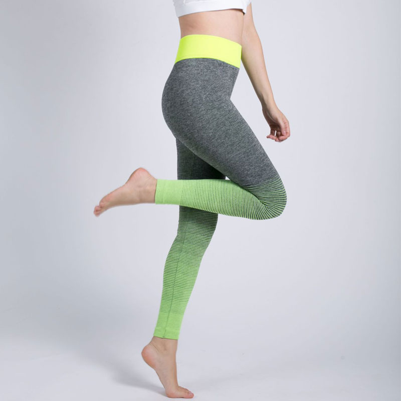 Seamless-leggings-gradually-color-design - Activewear manufacturer