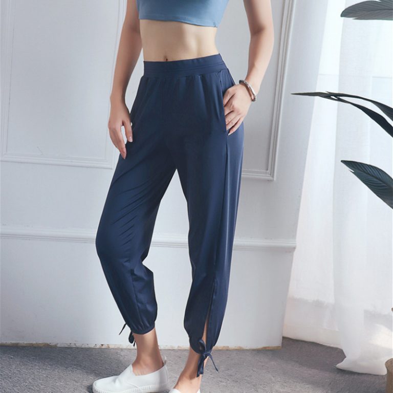 Yoga pants with slits - Activewear manufacturer Sportswear Manufacturer HL