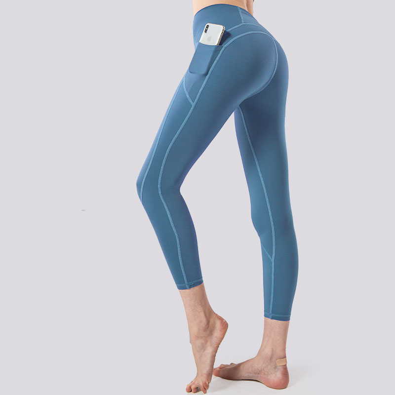 Active leggings with pockets